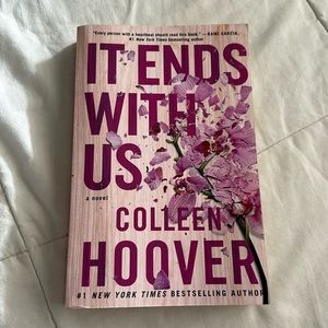 🎀 Colleen Hoover It Ends With Us Paperback Book New Condition!!